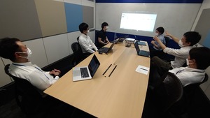 社内勉強会を行っています