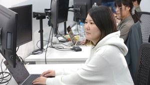 チームワークを楽しむことができ、自分が持っている強みで “何か” を作っていきたいという想いがある方と出会いたい