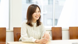接客業で培ったコミュニケーションスキルを活かして、現場の声を採用へ。採用業務を通じて会社を支えられる人材になりたい。